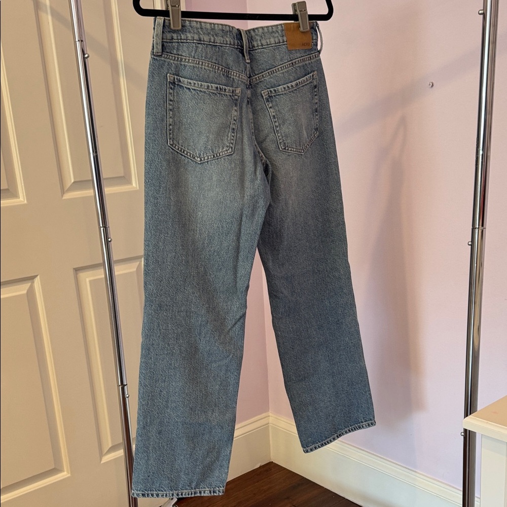 Aeropostale Women's Low Rise Baggy Straight Leg Jeans in Light Blue Wash - Picture 5 of 6